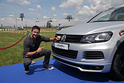 Felix Baumgartner übernimmt Touareg bei VW SK  (©Foto: Sabien Brauer Photos)